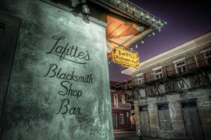 New Orleans: Guided Ghost-Themed Walking Tour - Experience