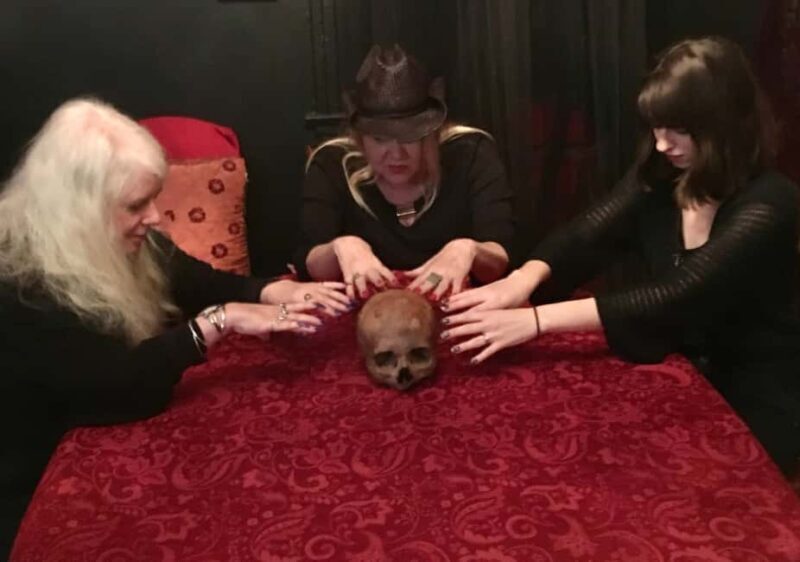 New Orleans: Haunted Museum, Ghost hunt on Haunted Objects - Good To Know