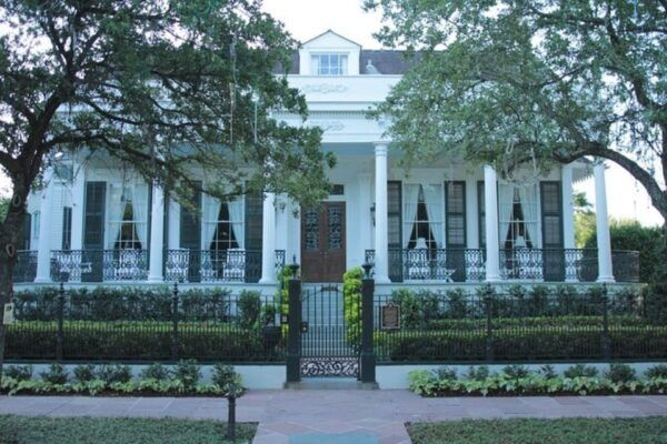 New Orleans: Historic Walking Tour of the Garden District - Discovering the Garden Districts History