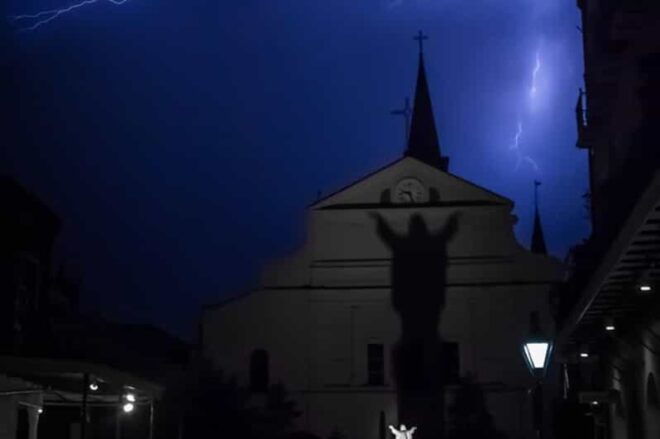 New Orleans: Historical Ghost Bus Tour - Experience Details