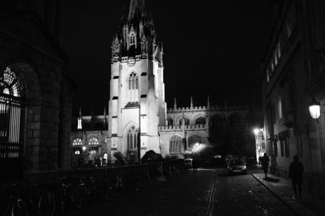 New: Oxford Costumed Ghost Tour In-Character - Meeting Point Location
