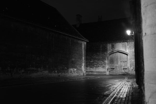 New: Oxford Costumed Ghost Tour In-Character - Cancellation and Refund