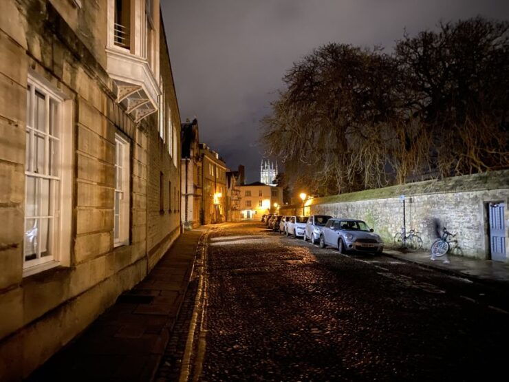 New: Oxford Costumed Ghost Tour In-Character - Experience
