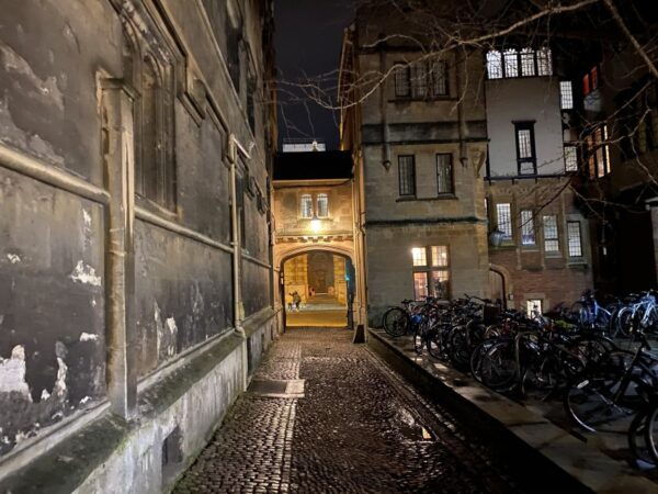 New: Oxford Costumed Ghost Tour In-Character - The Sum Up