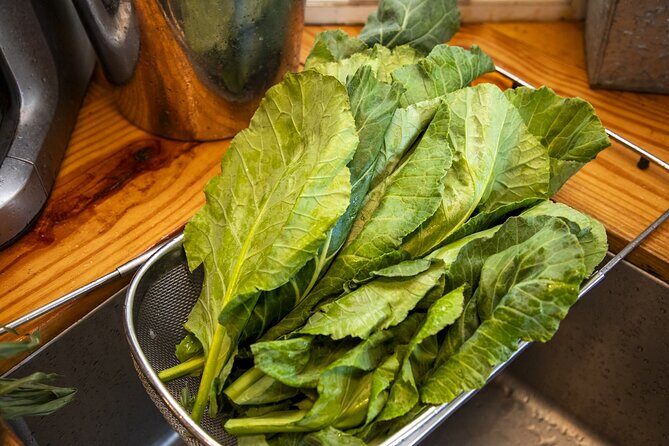 NEW: Private Cooking Class & Lowcountry Boil with Local Chef Clay - The Meal: Sharing Food in a Cozy Setting