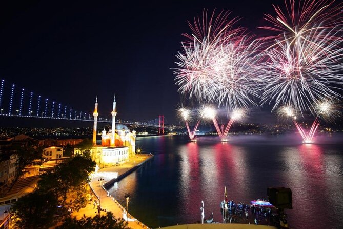 New Years Eve Dinner Cruise Party on the Bosphorus Istanbul - Celebrate With an Open Bar