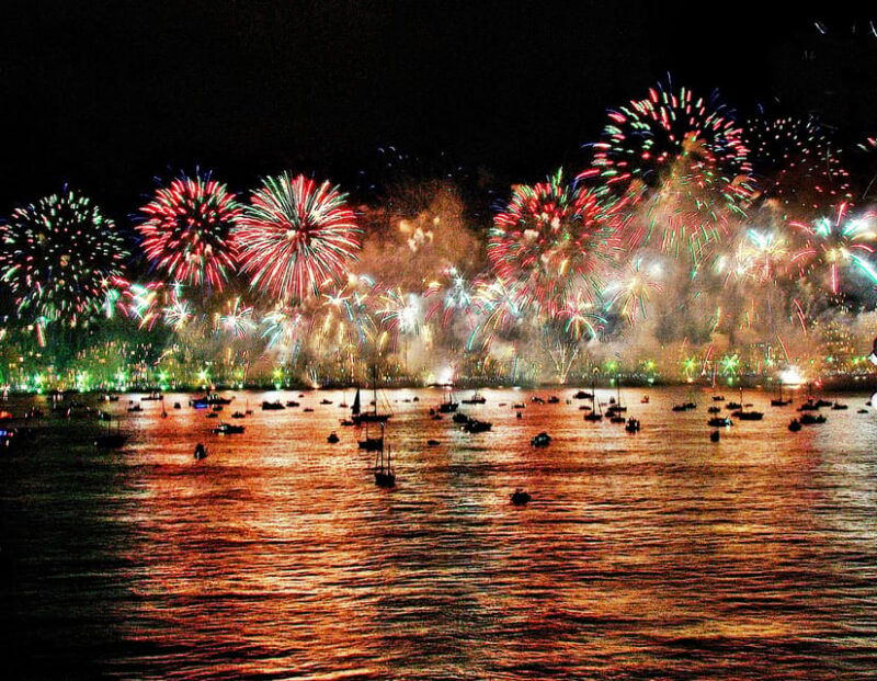 New Year's Eve on a VIP Catamaran in Lisbon with Fireworks - Good To Know