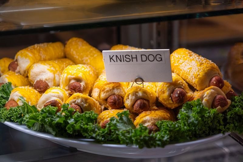 New York Brooklyn Bridge and DUMBO Food Tour - Who should book this Brooklyn food walk?