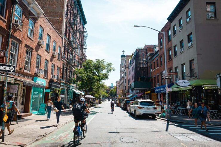 New York City: 2-Hour Chocolate Tasting Tour - Live Tour Guide and Meeting Point