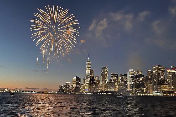 New York City 4th of July Fireworks Luxury Boat Tour - Why Choose This Luxury Fireworks Tour?