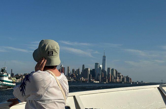 New York City 60 Minute Cruise, Liberty, Skyscrapers and Bridges - FAQs