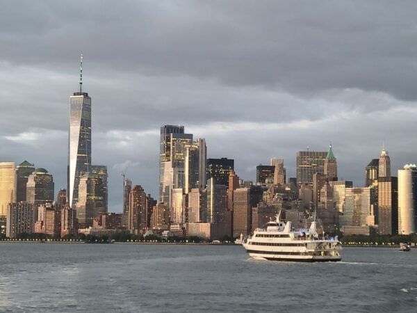 New York City: Brunch, Lunch, or Dinner Buffet River Cruise - The Sum Up