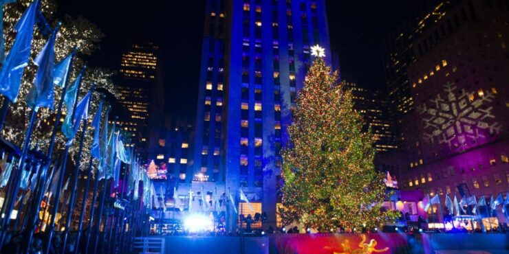 New York City: Christmas Markets and Lights Walking Tour - Experience Highlights