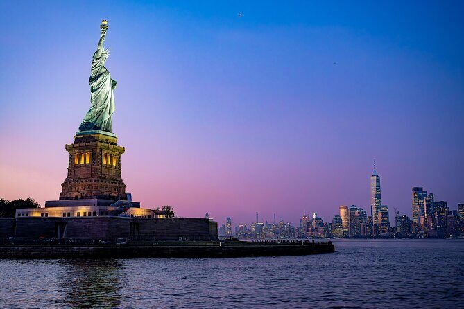 New York City Dinner Cruise on Luxury Yacht with Live Music - The Itinerary: What You’ll See and Experience