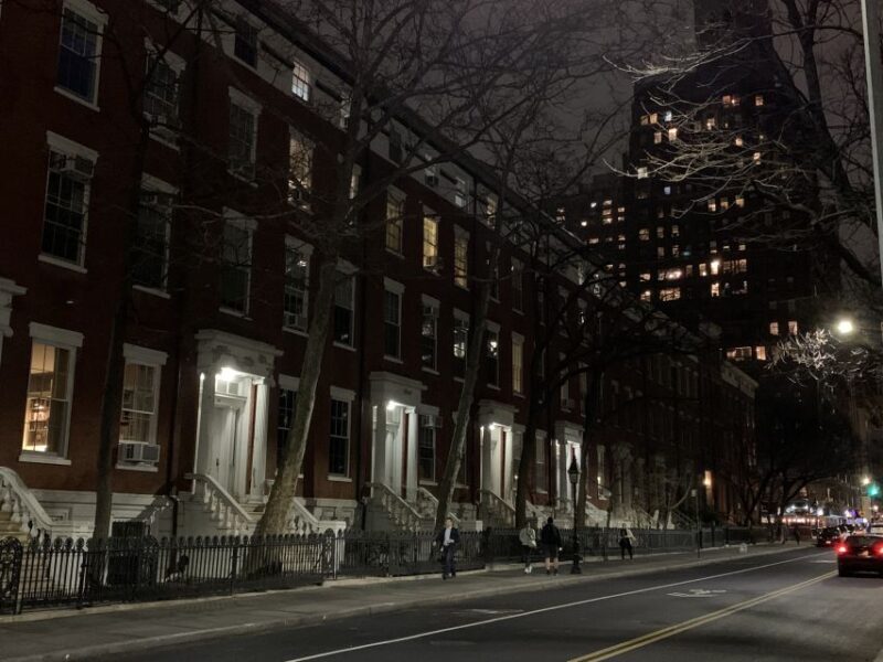 New York City: Gangsters and Ghosts 2-Hour Walking Tour - What the Tour Feels Like  