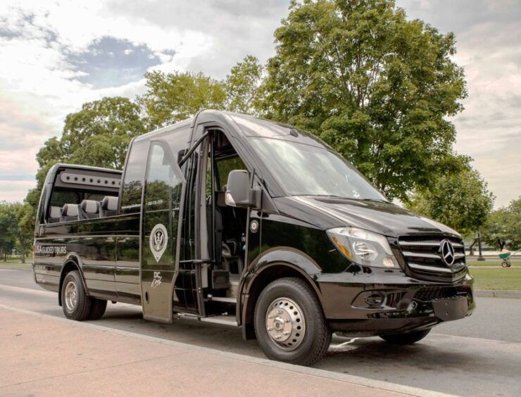 New York City: Guided Bus Tour at Night - Tour Overview