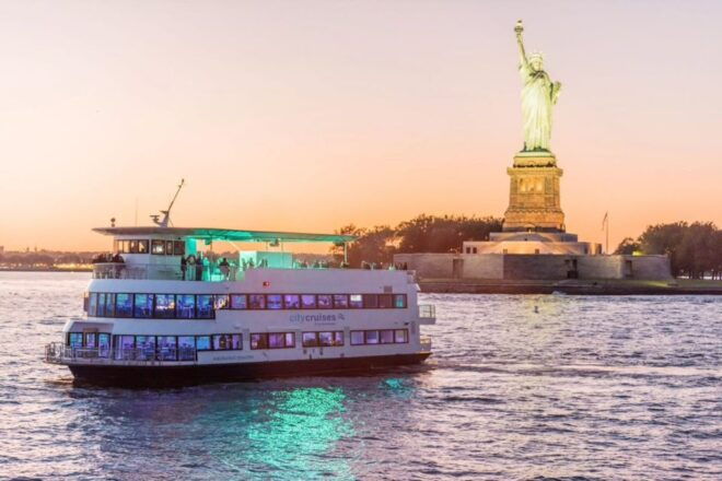 New York City: Harbor Cruise With Brunch Buffet From Pier 15 - Experience Highlights