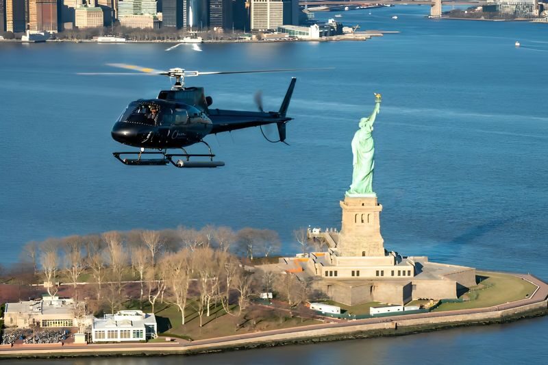 New York City Helicopter Ride from Charm Aviation - A short flight with a big-city view