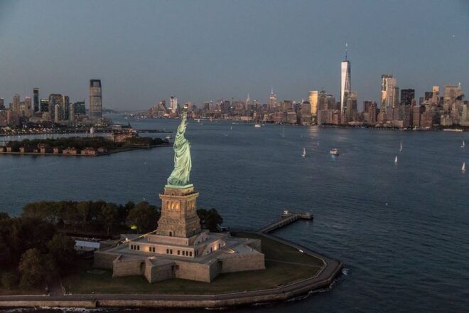 New York City: Helicopter Sightseeing Charter With Champagne - Important Information