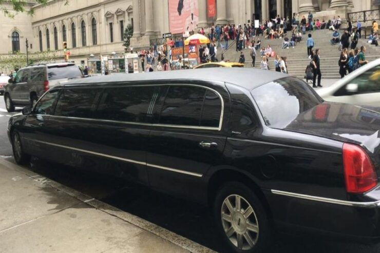 New York City: La Guardia Airport Private Limousine Transfer - Booking and Duration