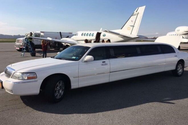New York City: La Guardia Airport Private Limousine Transfer - Highlights