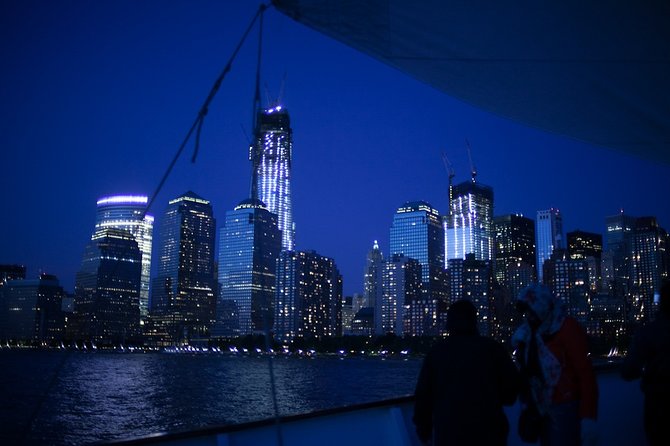 New York City Lights Cruise Aboard Clipper City - Cruise Highlights