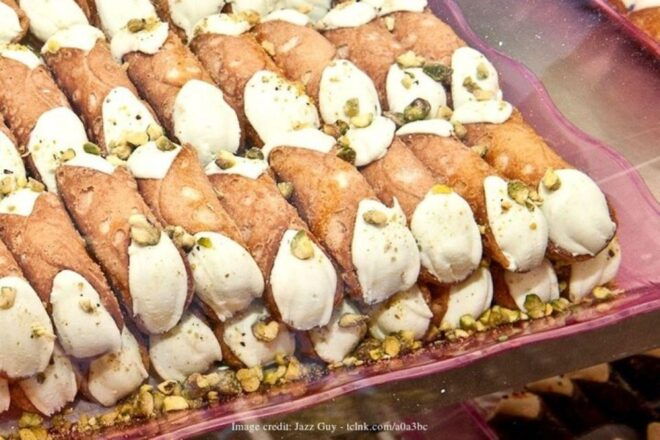 New York City Mafia Experience & Local Food: W/ NYPD Guide - Indulging in Authentic Italian Cuisine