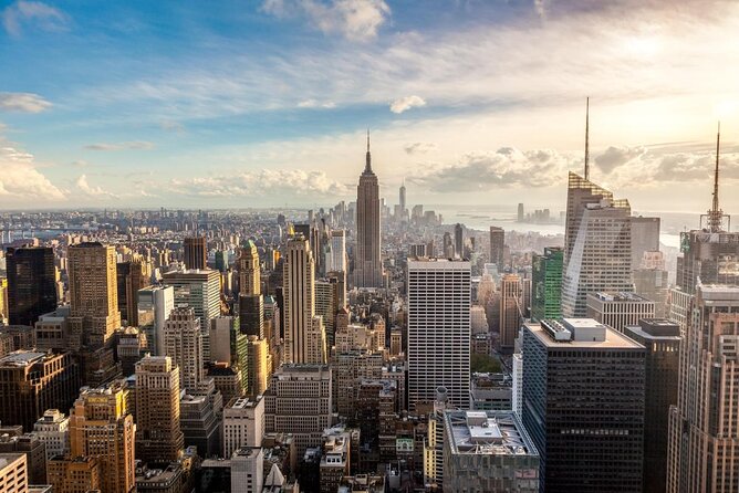 New York City: Night Skyline Cruise With Cash Bar - Inclusions and Entertainment