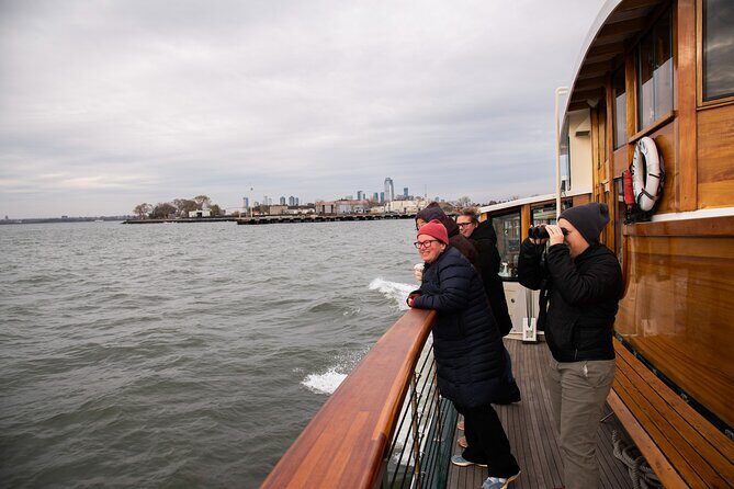 New York City Sightseeing and Seals Boat Tour - Who Should Consider This Tour?