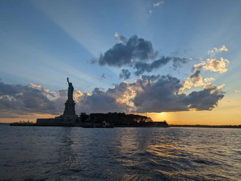 New York City: Statue of Liberty Sailing Charter - The Experience in Detail  