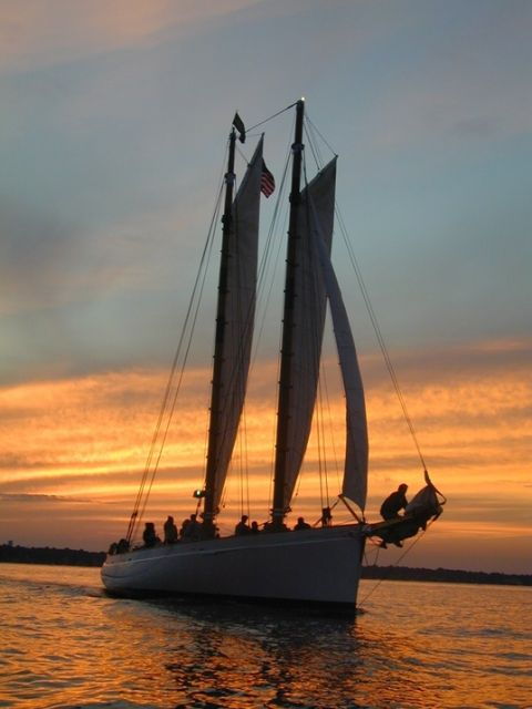 New York City Sunset Cruise: Sail Schooner Adirondack - Admiring the Sunset and Iconic Skyline