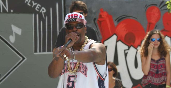 New York City: Walk This Way Harlem Hip Hop Walking Tour - Guided Experience