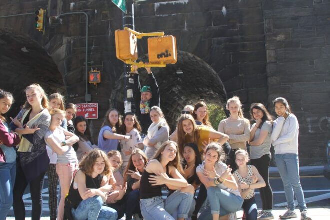 New York City: Walk This Way Harlem Hip Hop Walking Tour - Guide Ratings