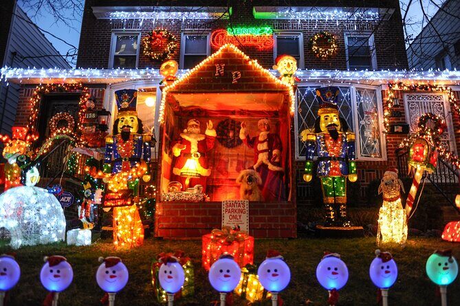 New York Dyker Heights Christmas Lights Guided Walking Tour - The Included Festive Treats