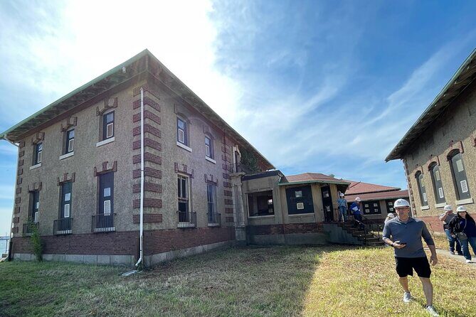 New York Ellis Island Hard Hat Tour with Audio Guide - Authentic Traveler Insights