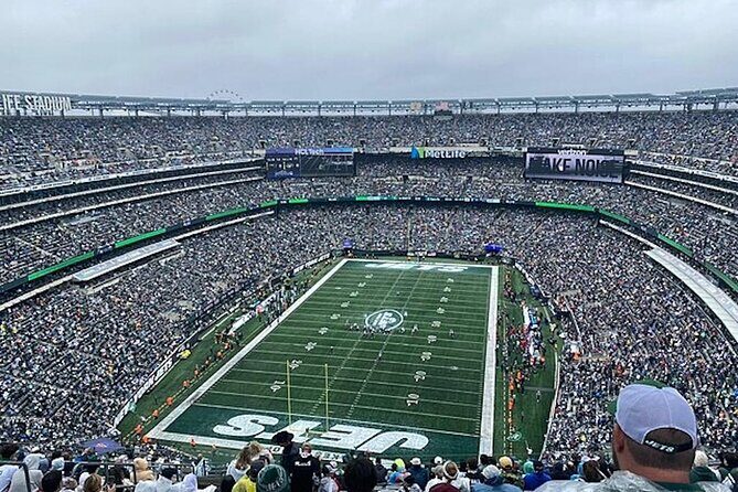New York Jets Football Game at Metlife Stadium - A Closer Look at the Experience