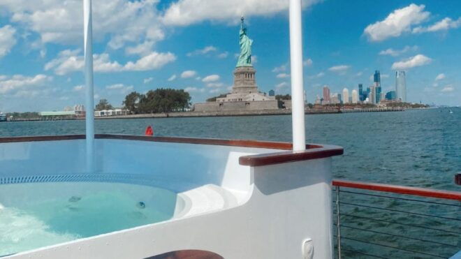 New York: NYC Hot Tub Boat Tour - Inclusions