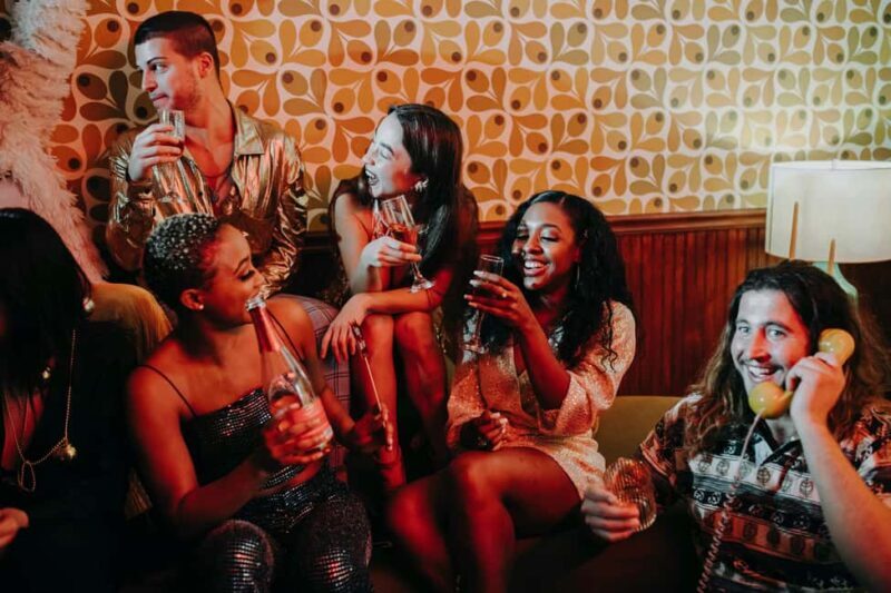 New York: Pizza, Speakeasies, and Bars Tour - Enjoying the Neighborhood’s Culture