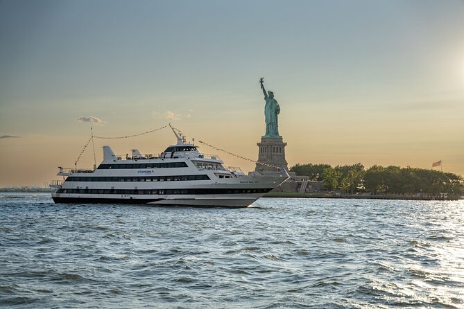 New York Thanksgiving Day Buffet Dinner Cruise - What to Expect