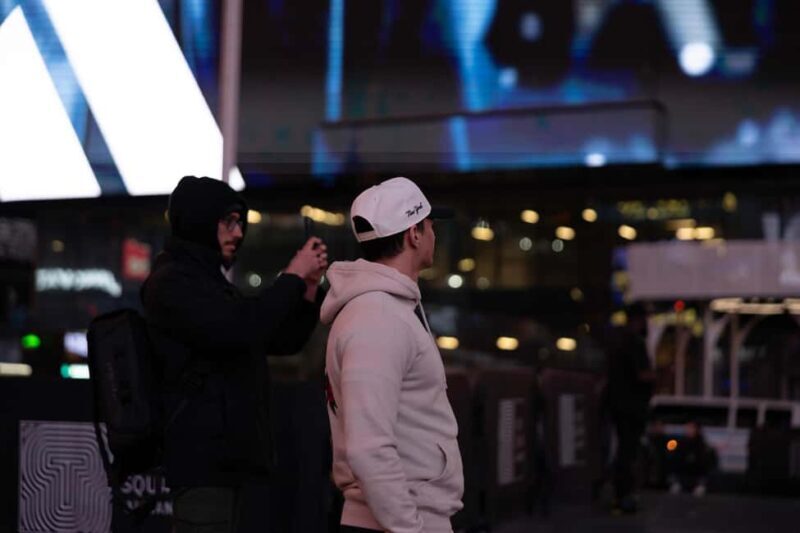 New York: Times Square Evening Walking Tour with Hot Dog - Why This Tour Works