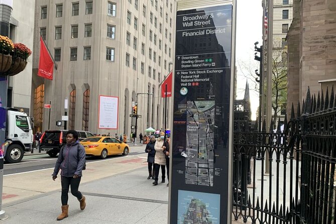New York to 9/11 Memorial, Wall Street and Statue of Liberty - Background