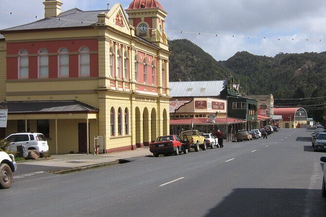 New Zealand Queenstown Airport (ZQN) to Queenstown City Centre - The Luggage and Group Size Considerations