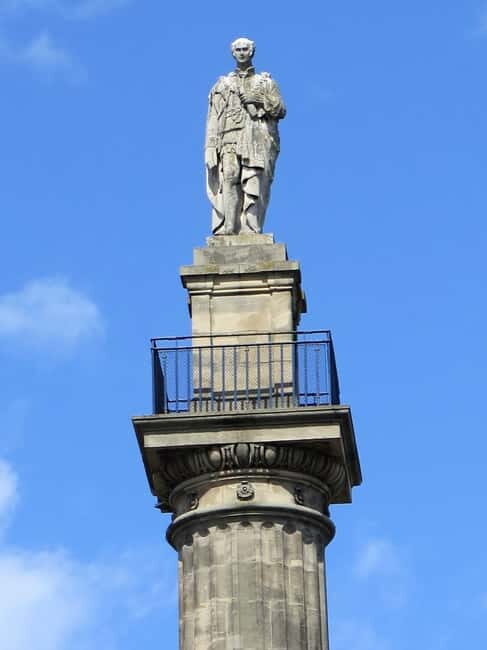 Newcastle Revealed Tour: History, Bridges and Secrets in Spanish - Who Should Book This Tour?