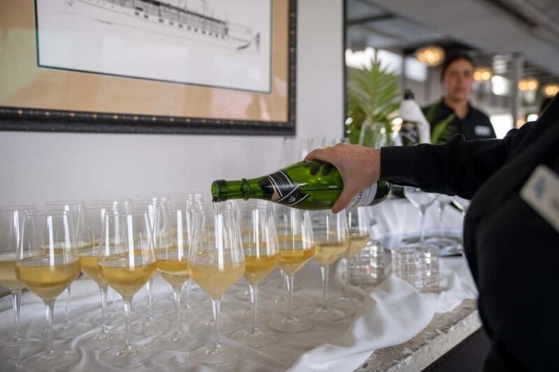 Newport Beach: Champagne and Brunch Buffet City Cruise - An Overview of What to Expect