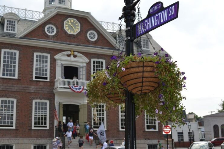 Newport: Colonial History Walking Tour With Museum Entry - Tour Experience