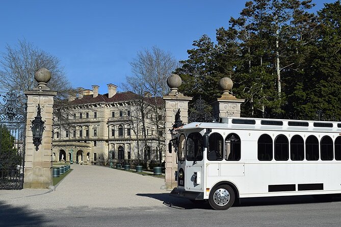 Newport Gilded Age Mansions Trolley Tour With Breakers Admission - Comfort and Convenience