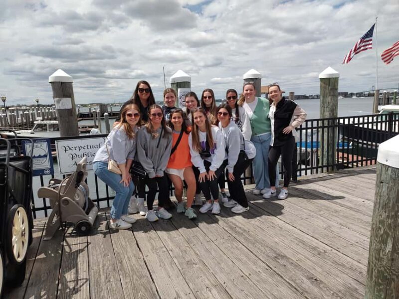 Newport: Highlights Tour with Local Cuisine, Unique History - Exploring Newport: A City of Contrasts and Charms