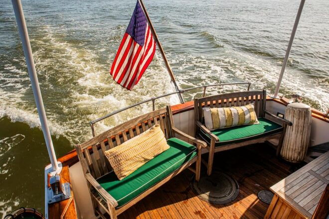 Newport: Narragansett Bay Classic Yacht Cruise on Full Moon - Inclusions and Amenities