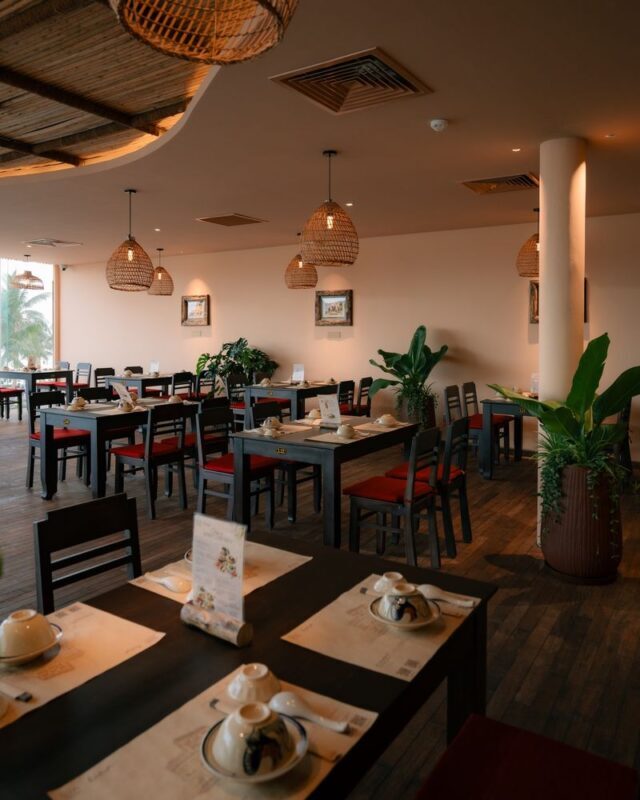 NGON Pho Da: Homey Vietnamese Cuisine & Dining Show in Da Nang - Timing, reservations, and the practical details