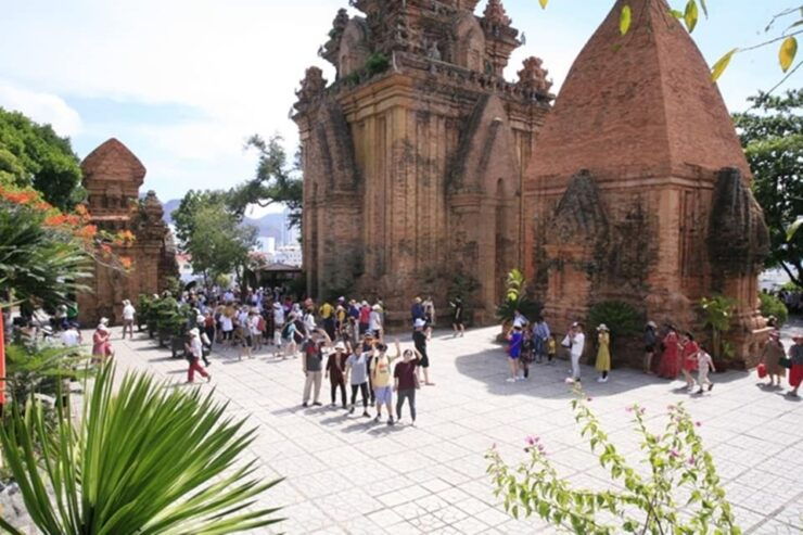 Nha Trang: Half-Day Private City Tour With Hotel Transfers - Tour Experience